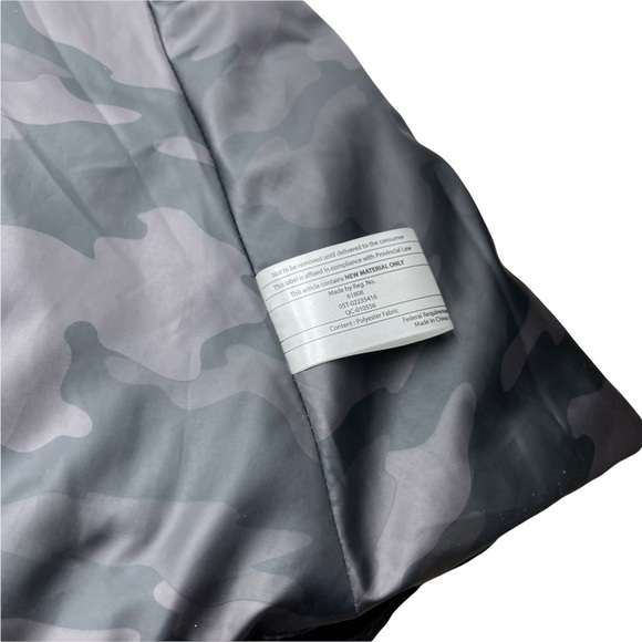 KYODAN| Reversible Puffer Capelet, Blk/Camo high neck, with snaps EUC - Picture 10 of 16